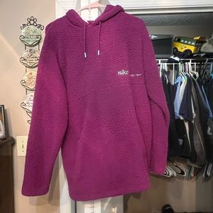 Size large women’s Nike fleece pullover